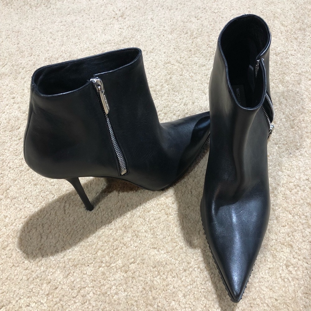 Michael Kors black pointy toed booties - Picture 1 of 6